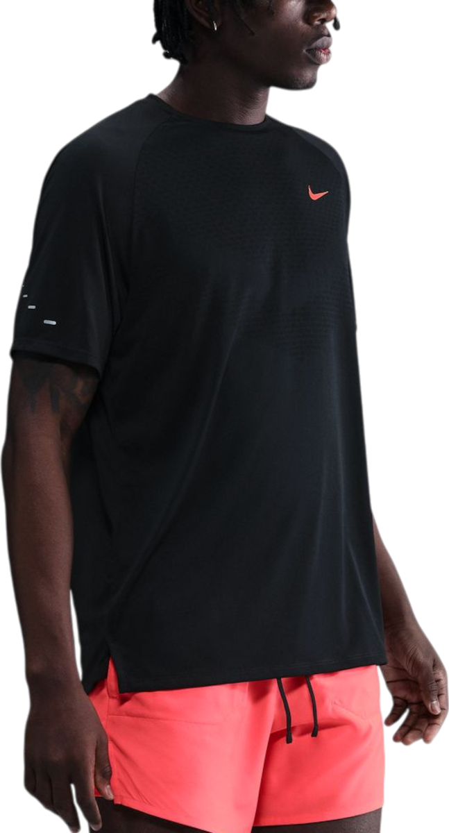 T-shirt Nike Nike Stride T-Shirt Sort | hv2128-010