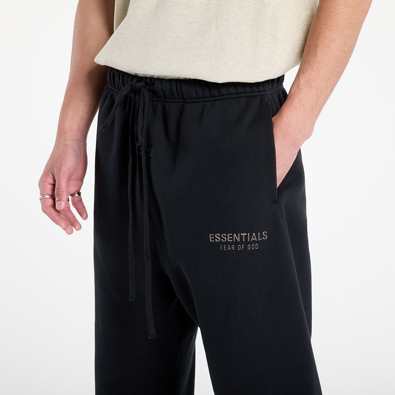 Joggingbukser Fear of God Fear of God Essentials Relaxed Fleece Sweatpants Sort | 130SP258220F-861, 1