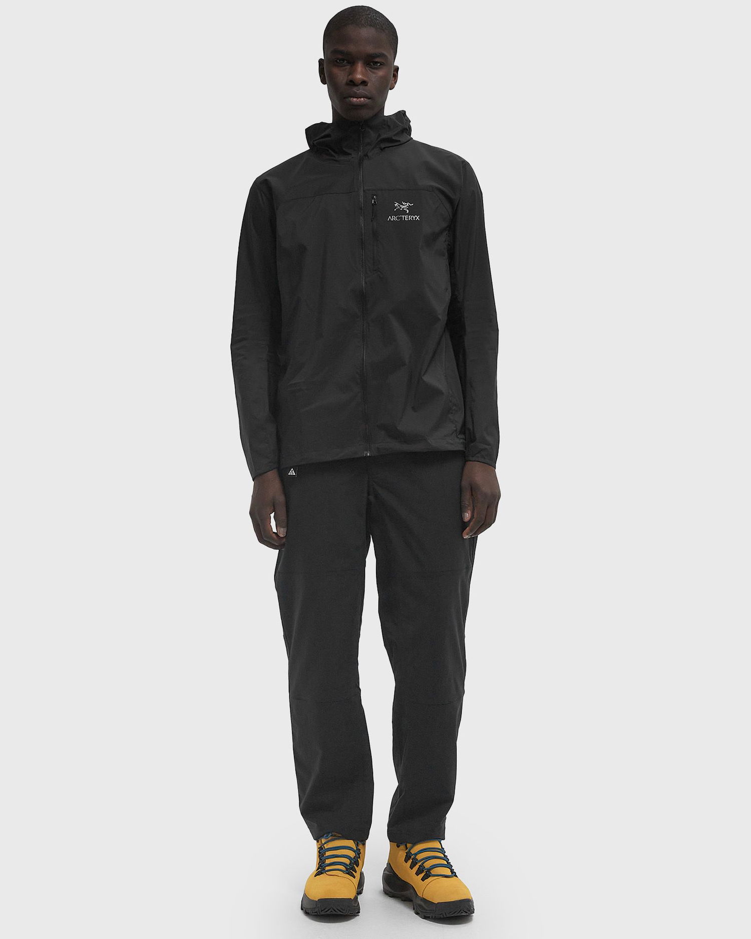 Vindjakke Arcteryx Squamish Hooded Jacket Sort | X000007411-BLACK, 1