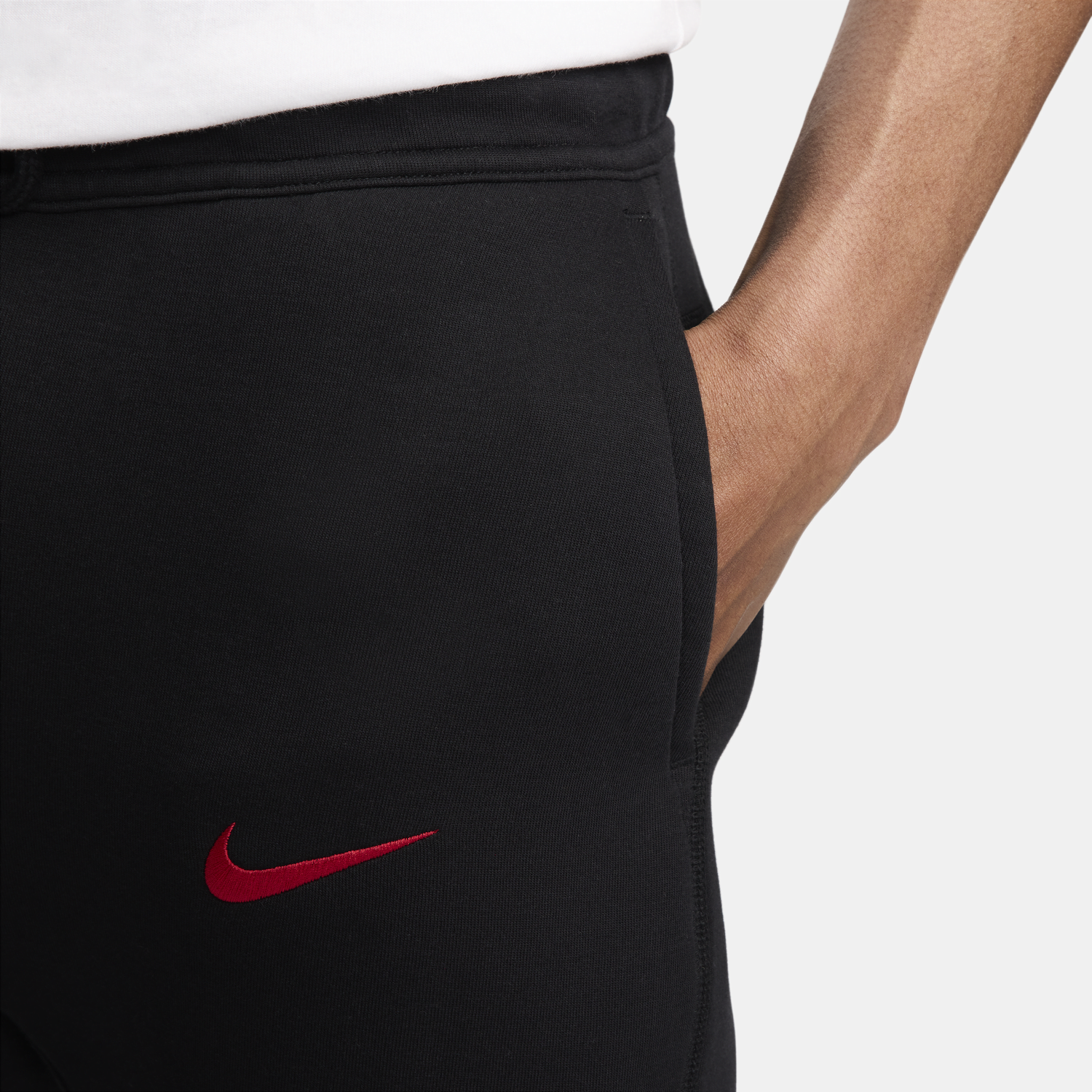 Joggingbukser Nike Liverpool FC Tech Pack Fleece Sort | FN8489-010, 1