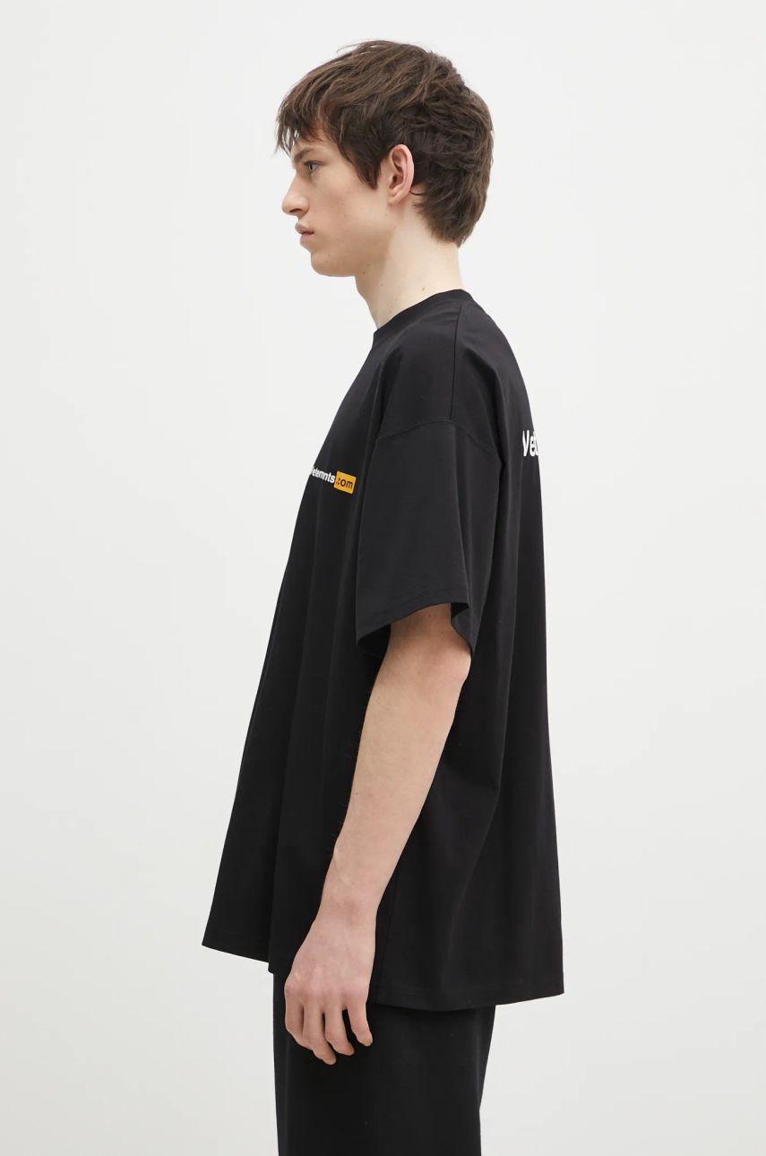 T-shirt VETEMENTS Black '.Com' T-Shirt Sort | UA66TR750B, 1