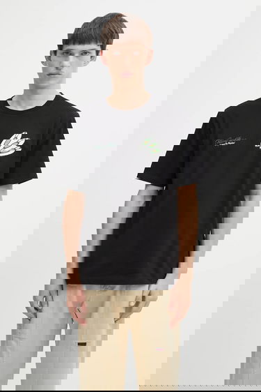 T-shirt Filling Pieces DJ United By Rhythm Graphic T-shirt Sort | 422520500241, 1