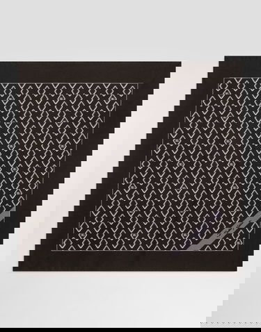 Tørklæde Dolce & Gabbana Dolce & Gabbana Silk Pocket Square with Micro Diamond Print and Logo Sort | GR412EG0WUGM3725, 0