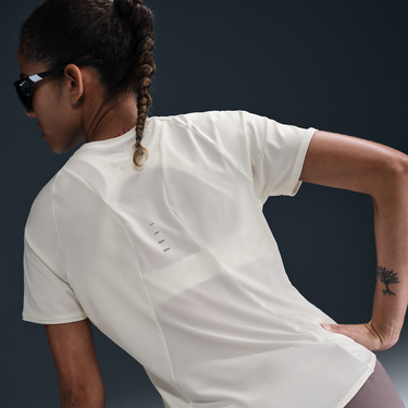 T-shirt Nike Swift Dri-FIT Short-Sleeve Running Top Beige | HM9698-133, 3
