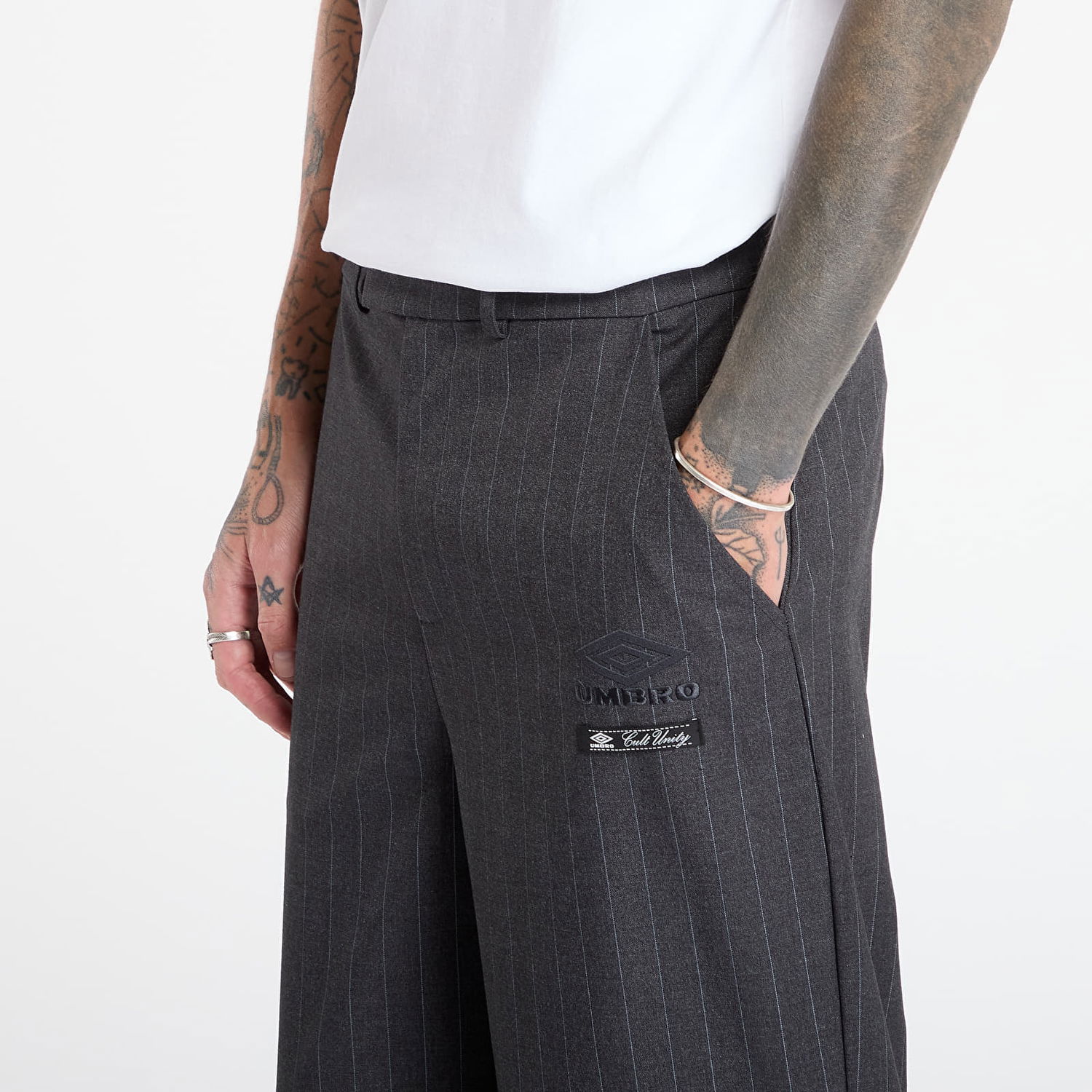 Bukser Umbro Formal Pinstriped Wide-Leg Pants Grå | UBMW0337FA212 GRY0003, 1