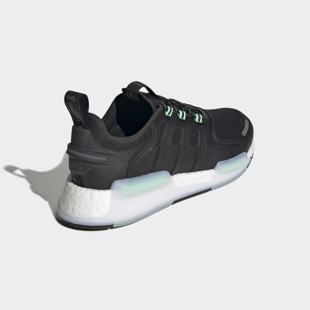 Sneakers og sko adidas Originals NMD_R1 V3 Sort | GX2084, 1