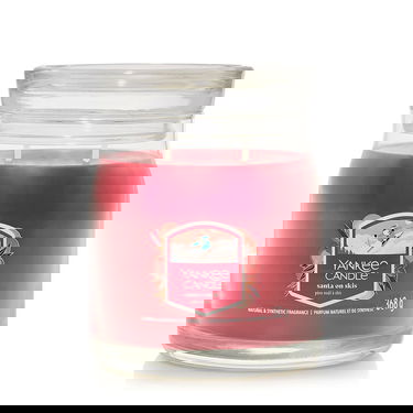 Stearinlys Yankee Candle Signature Medium Jar 2 Wicks Santa On Skis Rød | 43501, 1