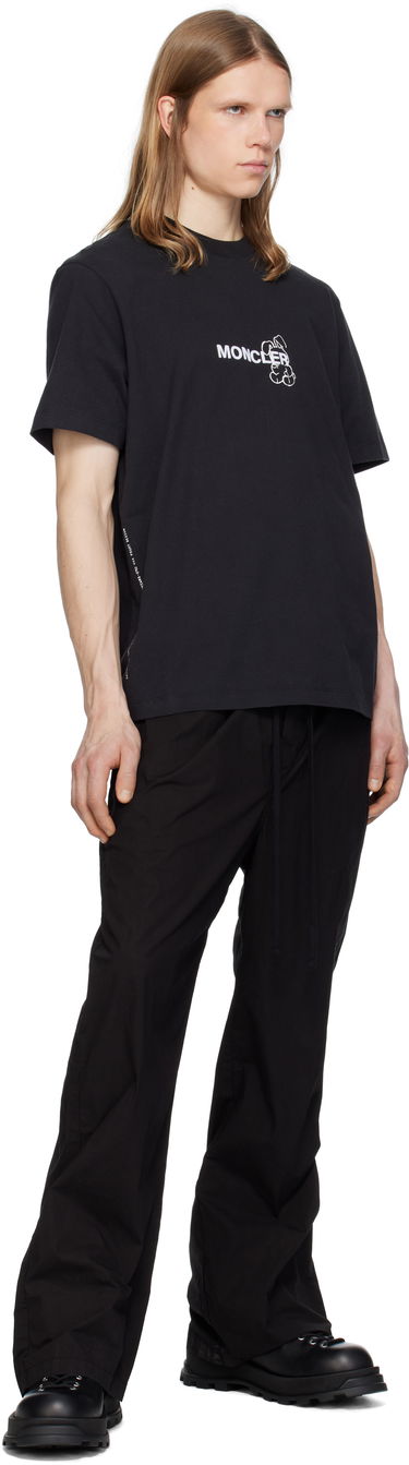 T-shirt Moncler Moncler Genius x FRGMT Hiroshi Fujiwara Cartoon Logo T-Shirt Sort | K109U8C00004M3265, 4