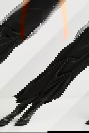 Nederdel GANNI Fluid Satin Jacquard Tuck Detail Long Midi Skirt Sort | W0997, 0