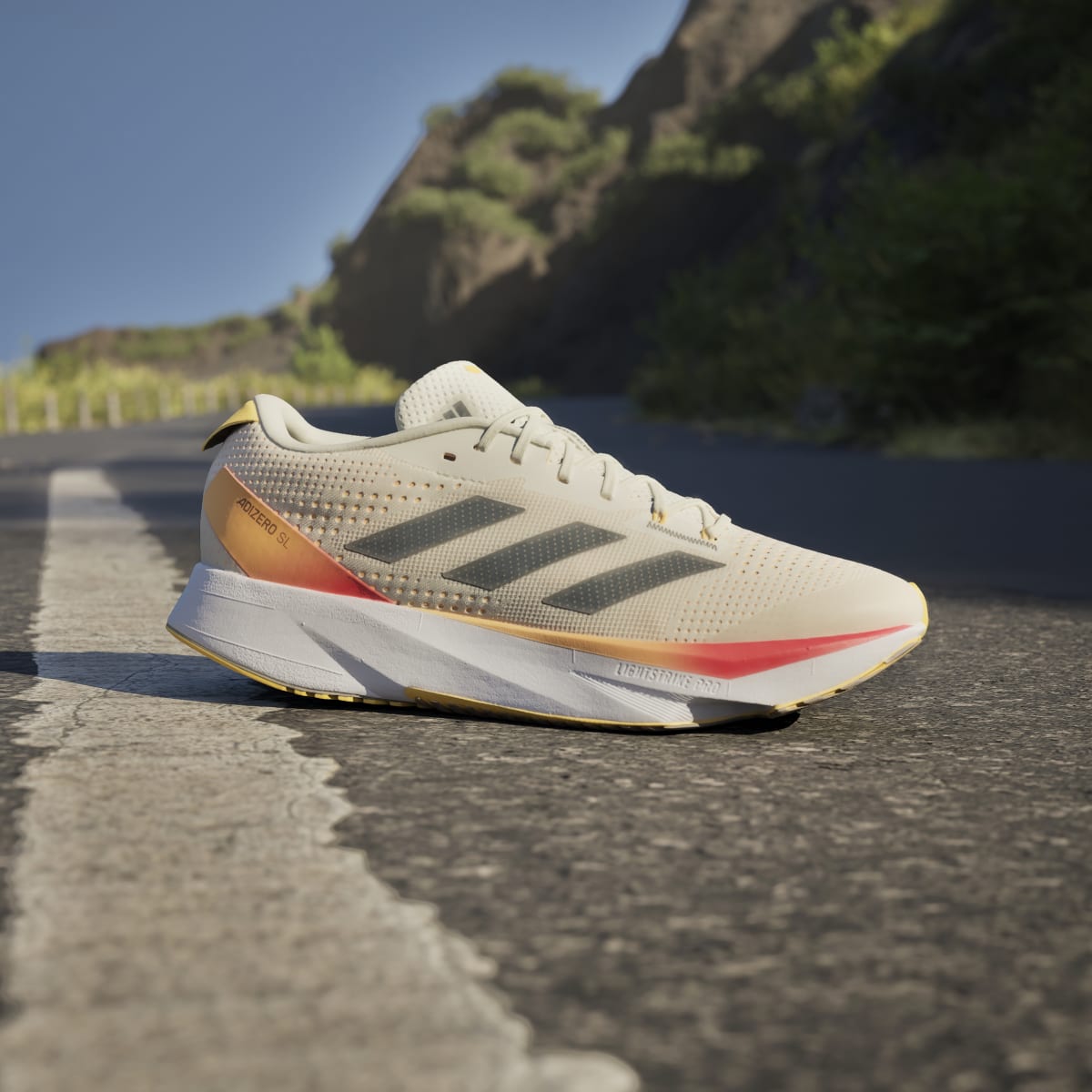 Sneakers og sko adidas Performance adidas ADIZERO SL Beige | ig3336, 1