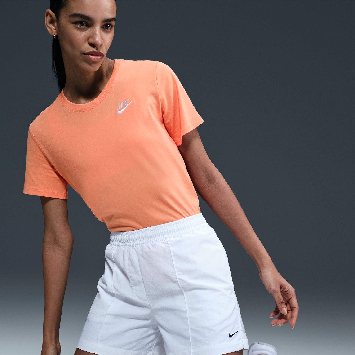 T-shirt Nike Sportswear Club Essentials T-Shirt Orange | DX7902-844, 1