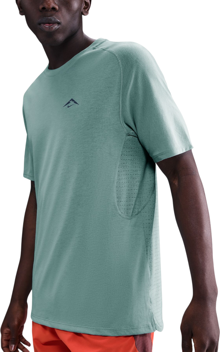 T-shirt Nike Short Sleeve T-Shirt with Perforated Panels Solar Chase Grøn | hj3580-017, 0