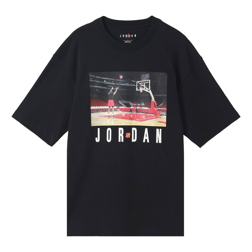 Jersey Jordan Men's UNDEFEATED Basketball Graphic T-Shirt Sort | DX6030-010