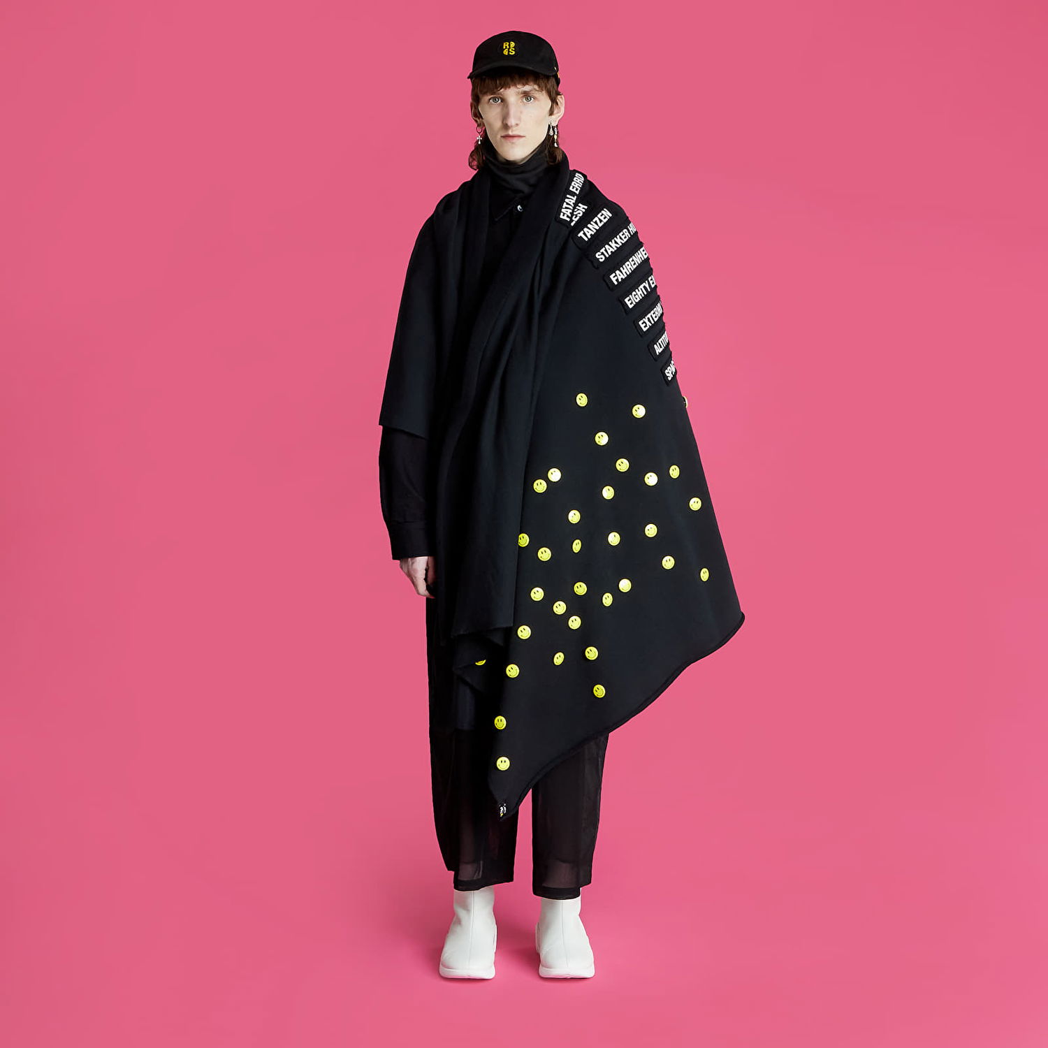 Tøj RAF SIMONS Fleece Blanket With Pins And Badges Sort | 224-905-19003-0099, 0