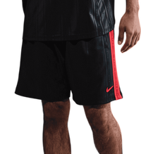 Solo Swoosh Shorts