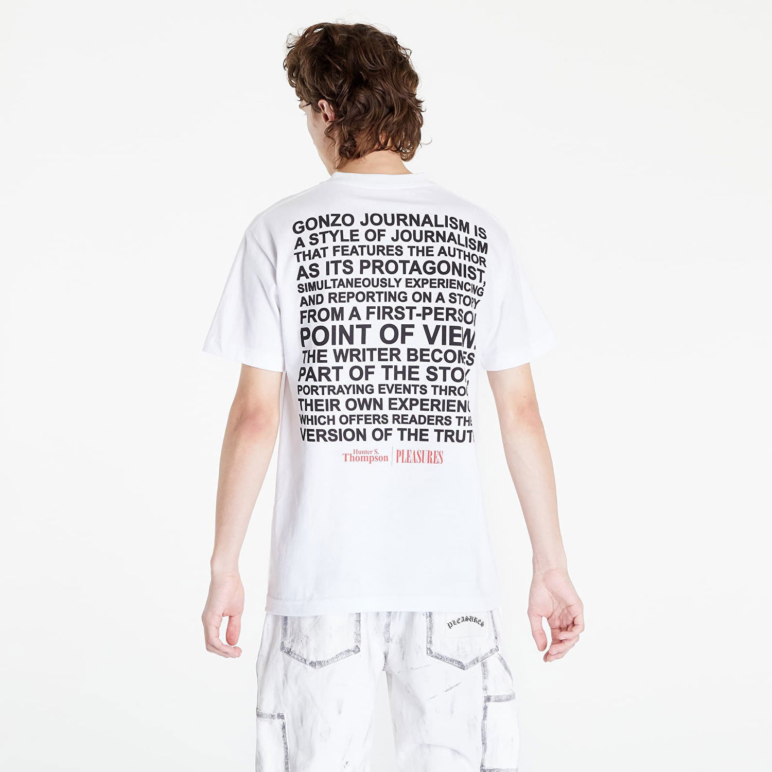 T-shirt Pleasures Badge T-Shirt Hvid | P22W053 WHITE, 1