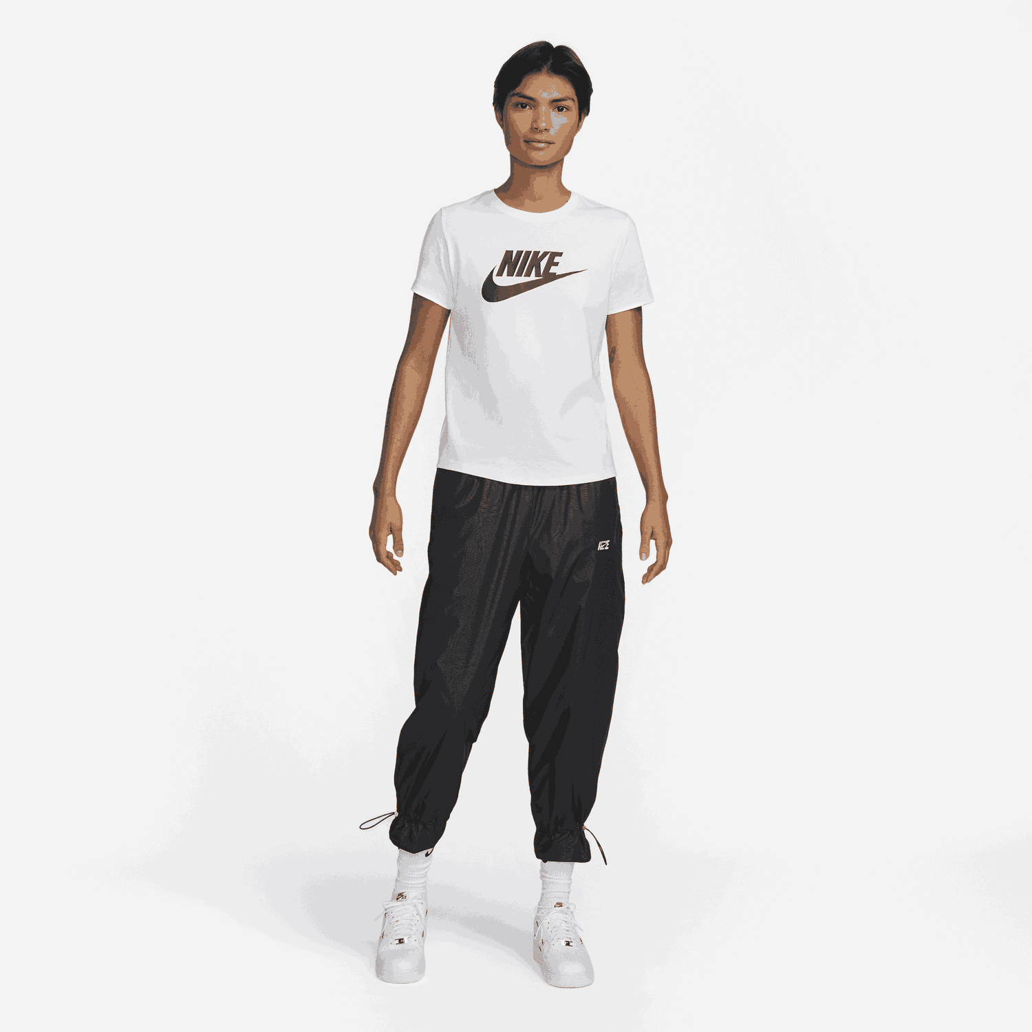 T-shirt Nike Sportswear Essentials Logo Tee Hvid | DX7906-100, 1