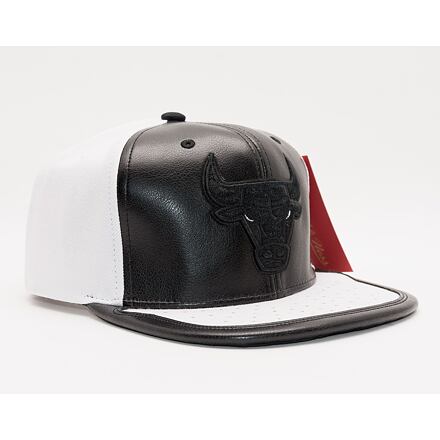 Kasket Mitchell & Ness Day One Snapback Bulls Cap Sort | 6HSSMM19224-CBUWHBK