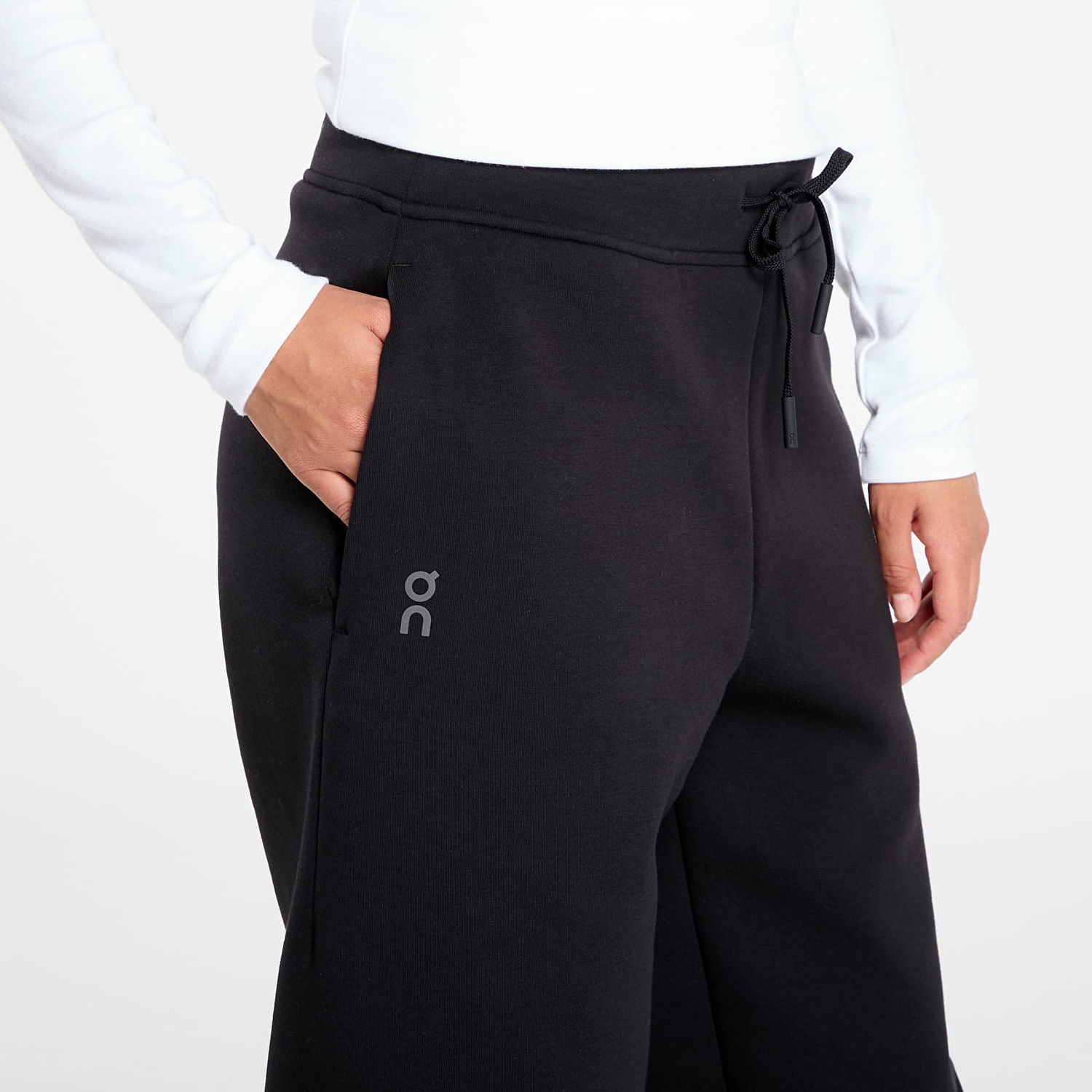 Joggingbukser On Running Focus Tech Sweatpants Sort | 1WF30390553 W, 1