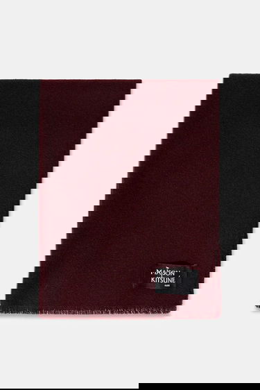 Tørklæde MAISON KITSUNÉ Wool Fringe Scarf with Logo Patch Bourgogne | PW06200WB0028, 1