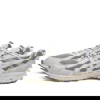 Men's GEL-VENTURE 6 Sneakers in Clay Grey/Cream, Size UK 10 | END. Clothing