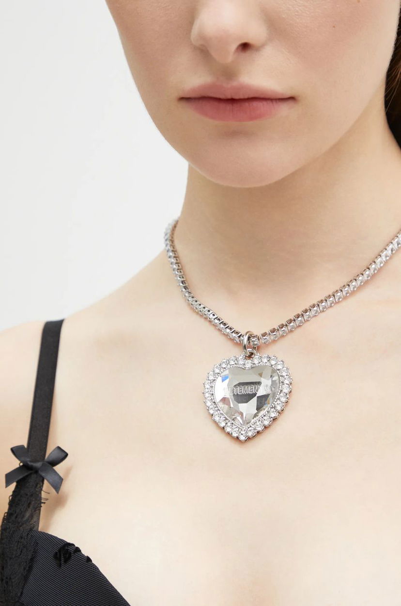 Halskæde VETEMENTS VETEMENTS Crystal Heart Pendant Necklace Metalisk | UA66NE120W