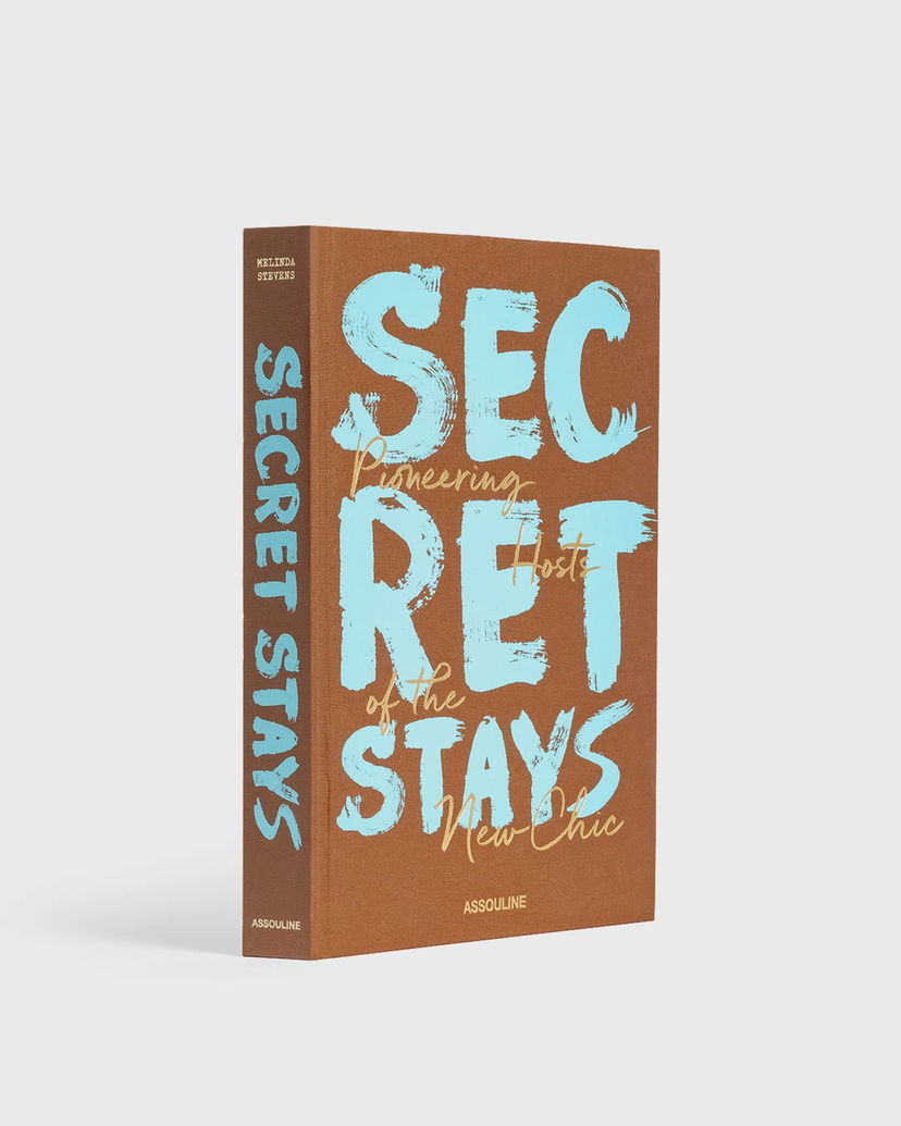 Bog og blad ASSOULINE Secret Stays, Pioneering Hosts of the new Chic Flerfarvet | 9781649803313