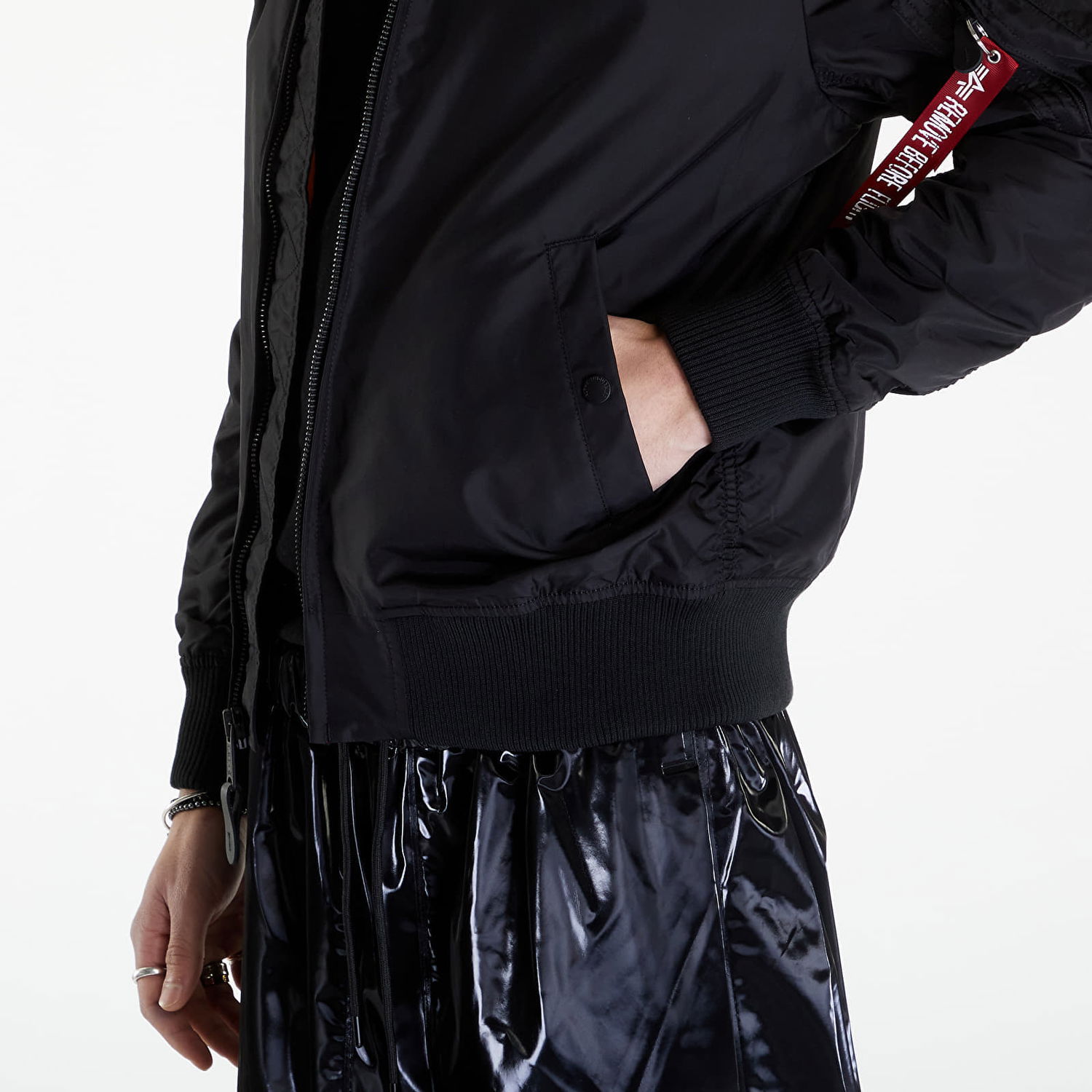 Jakke Alpha Industries MA-1 TT Hood Black/ Black Sort | 196108 515, 1