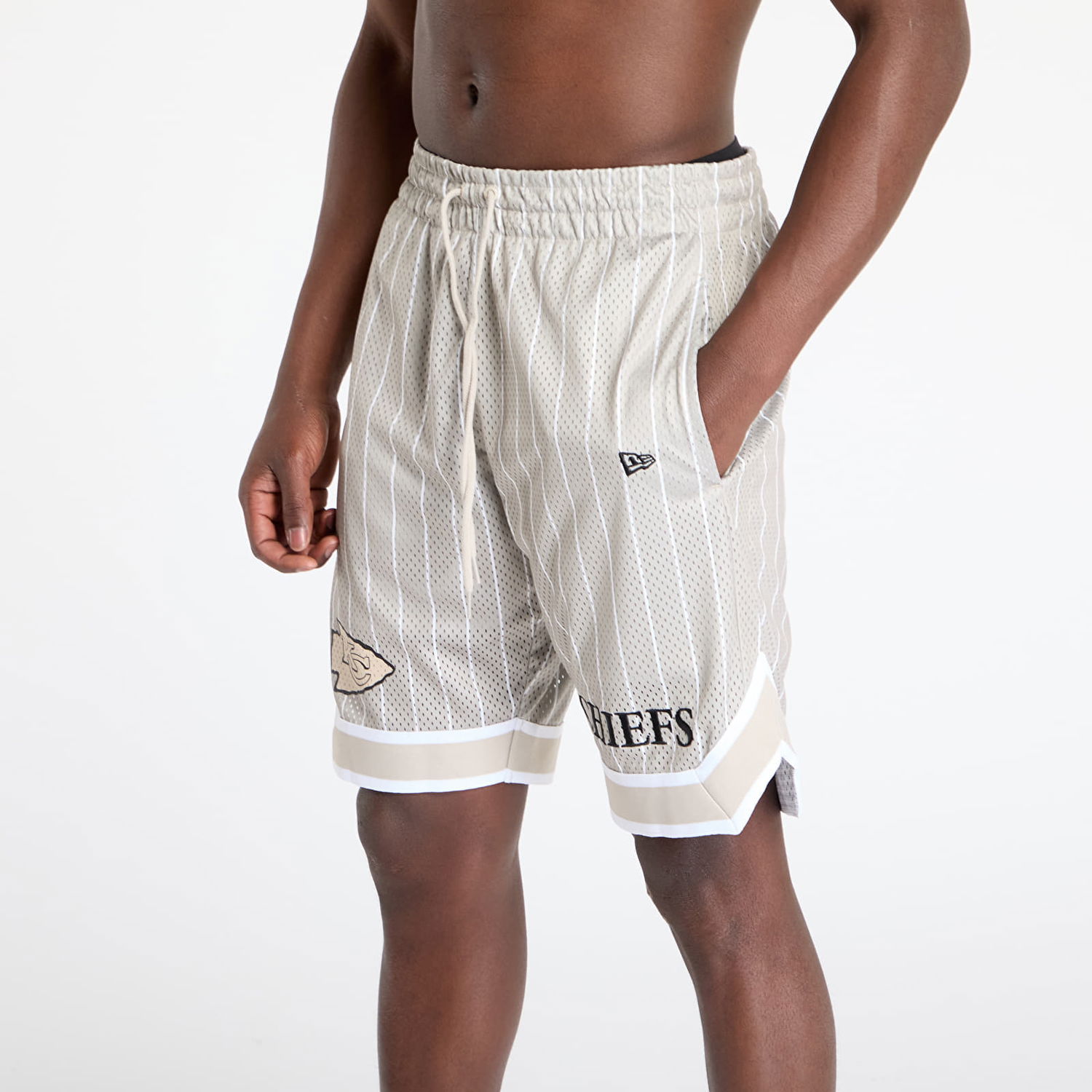 Shorts New Era New Era Kansas City Chiefs NFL Pinstripe Shorts Beige | 60667933, 1