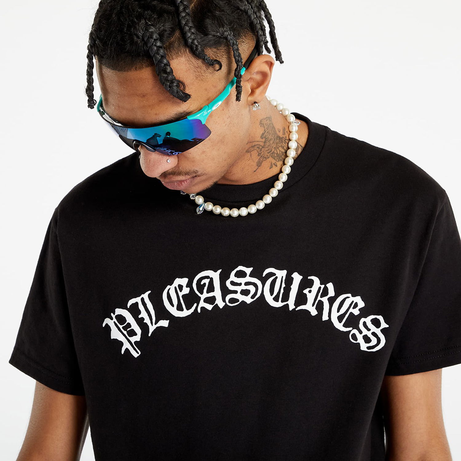 T-shirt Pleasures Old E Logo T-Shirt Sort | P23SP063 BLACK, 0