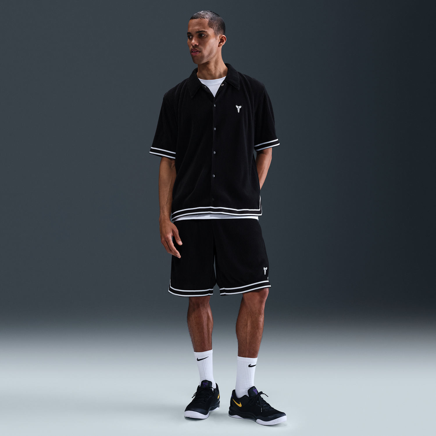 Skjorte Nike Kobe Pleated Short-Sleeve Basketball Top - Size: S Sort | IB0020-010, 1