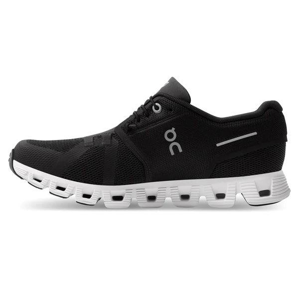 Sneakers og sko On Running Cloud 5 W Sort | 59.98904, 0