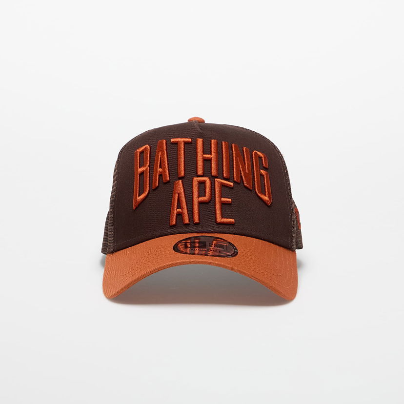 Kasket BAPE A BATHING APE x New Era 9Forty NYC Logo Trucker Hat Brun | 001CPL331901CBRW