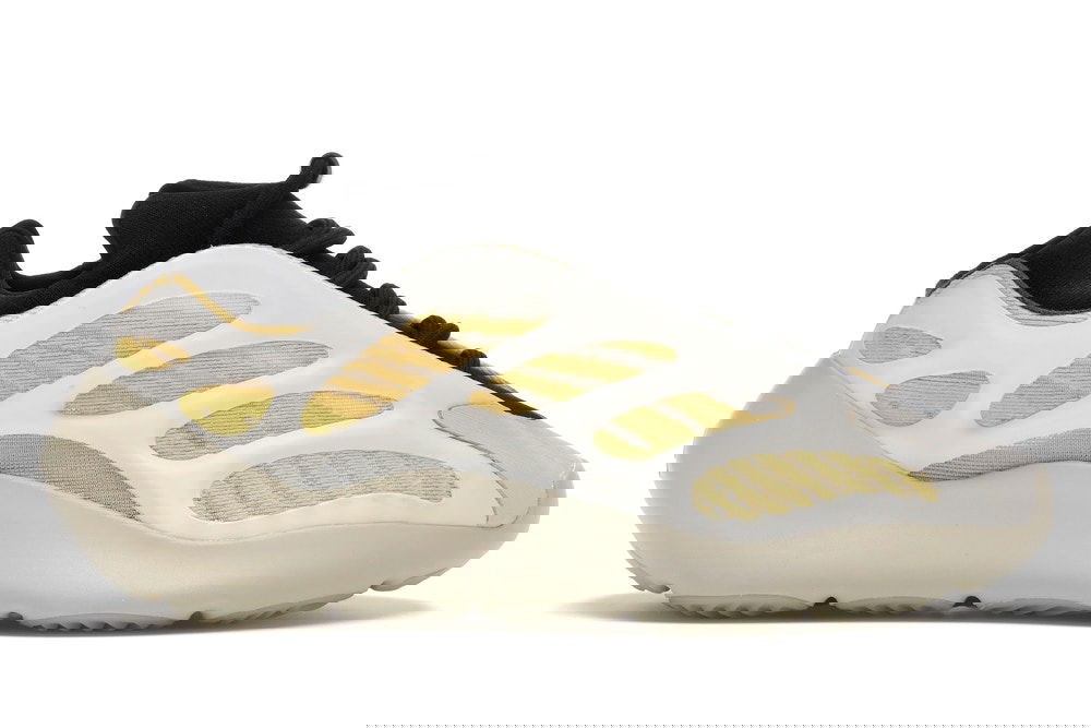 Sneakers og sko adidas Yeezy Yeezy 700 V3 "Safflower" Beige | G54853, 1