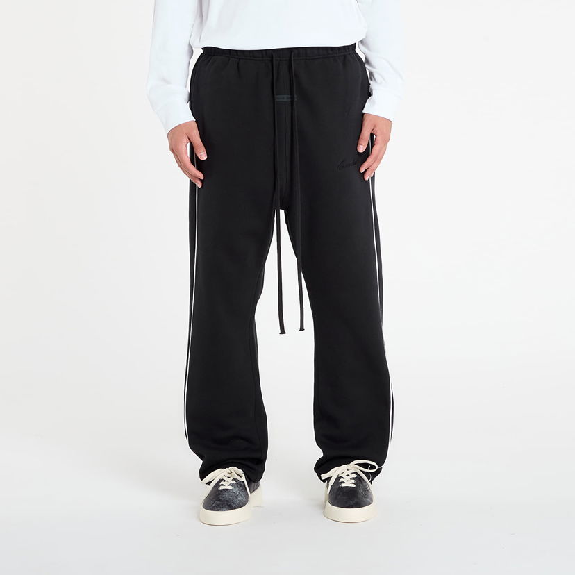 Joggingbukser Fear of God Fear of God Essentials Relaxed Sweatpants with Piping Sort | 130SP258060F-378