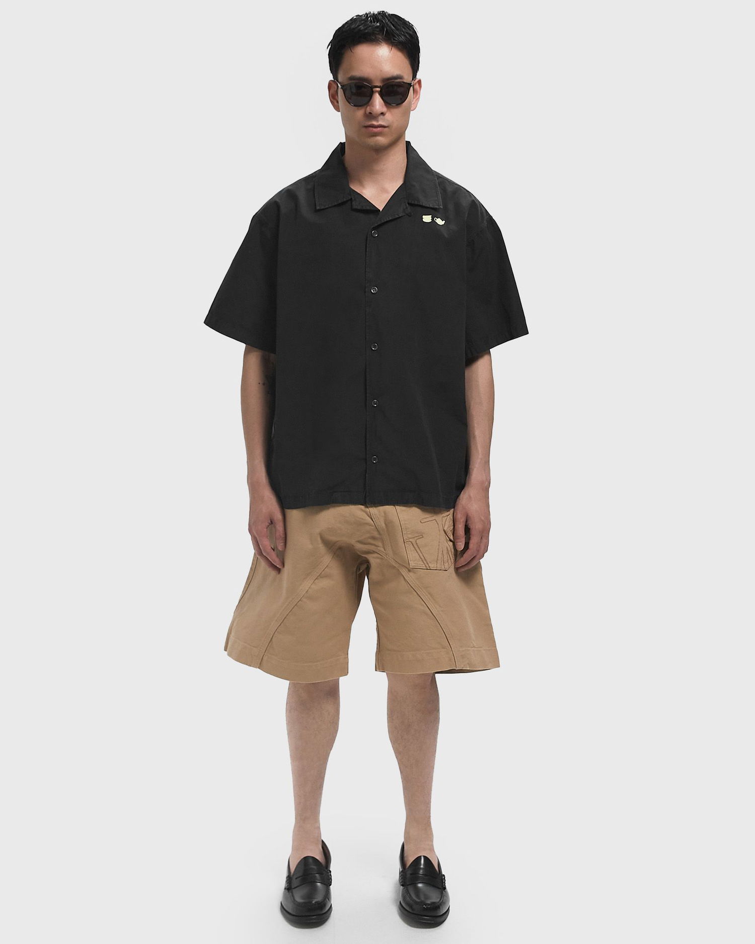 Skjorte JW Anderson Teacup and Teapot Embroidered Camp Collar Short Sleeve Shirt Sort | SH0371-PG1823-781, 1