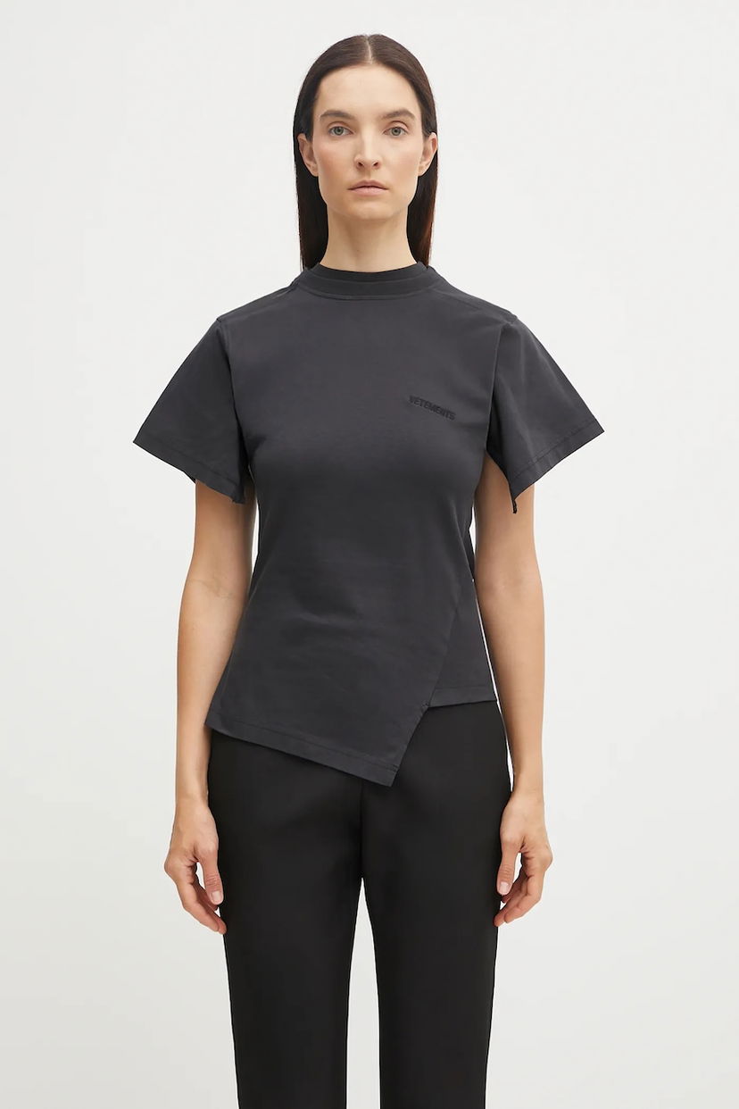 T-shirt VETEMENTS VETEMENTS Logo Shifted T-Shirt Sort | WH76TR590B