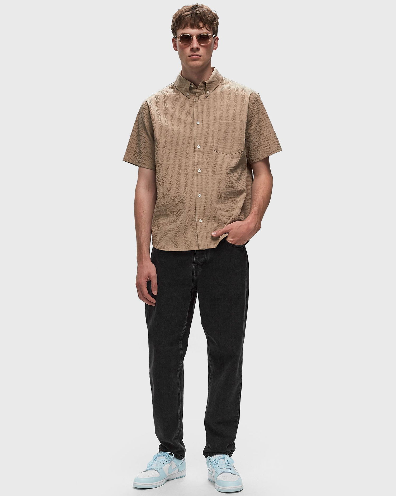 Skjorte Nike Life Short-Sleeve Seersucker Button-Down Shirt men Shortsleeves Beige | FN3222-247, 1