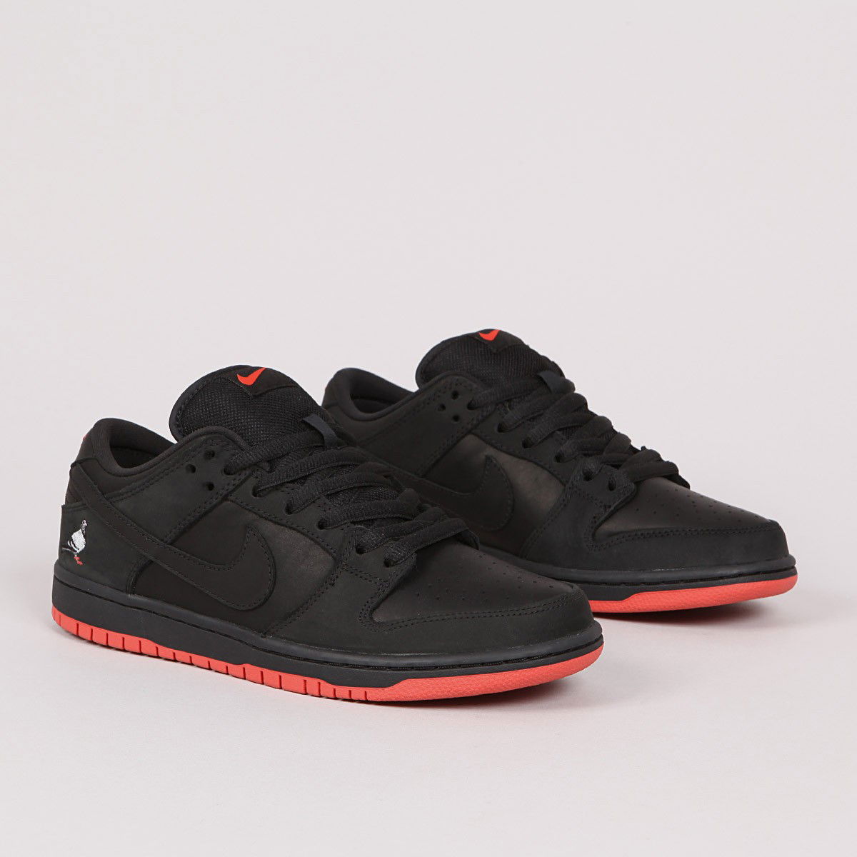 Sneakers og sko Nike SB Jeff Staple x Dunk Low Pro SB "Black Pigeon" Sort | 883232-008, 1