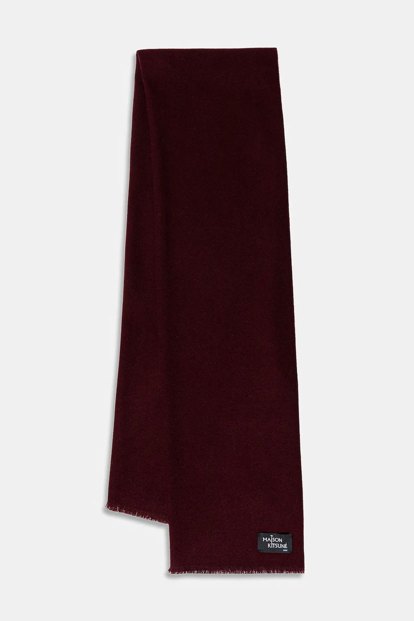 Tørklæde MAISON KITSUNÉ Wool Fringe Scarf with Logo Patch Bourgogne | PW06200WB0028