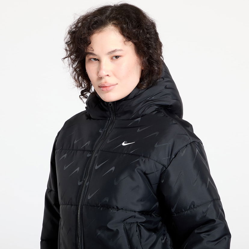 Puffer jakke Nike W Nsw Tf Snfl Nk Clsc Pfr Aop Puffer Jacket Sort | FV7941-010