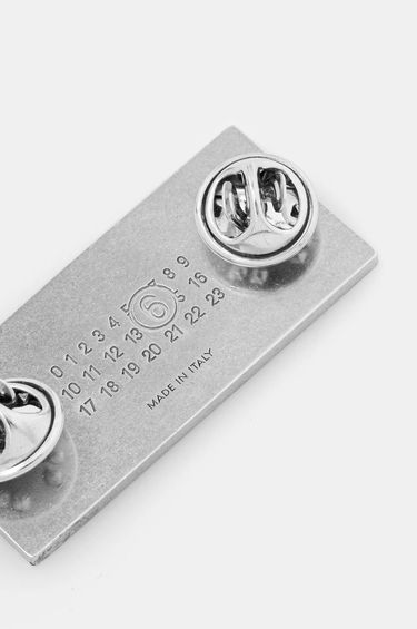 Stift Maison Margiela Numbers Logo Red Enamel Pin Rød | SM7VK0021.P7070, 1