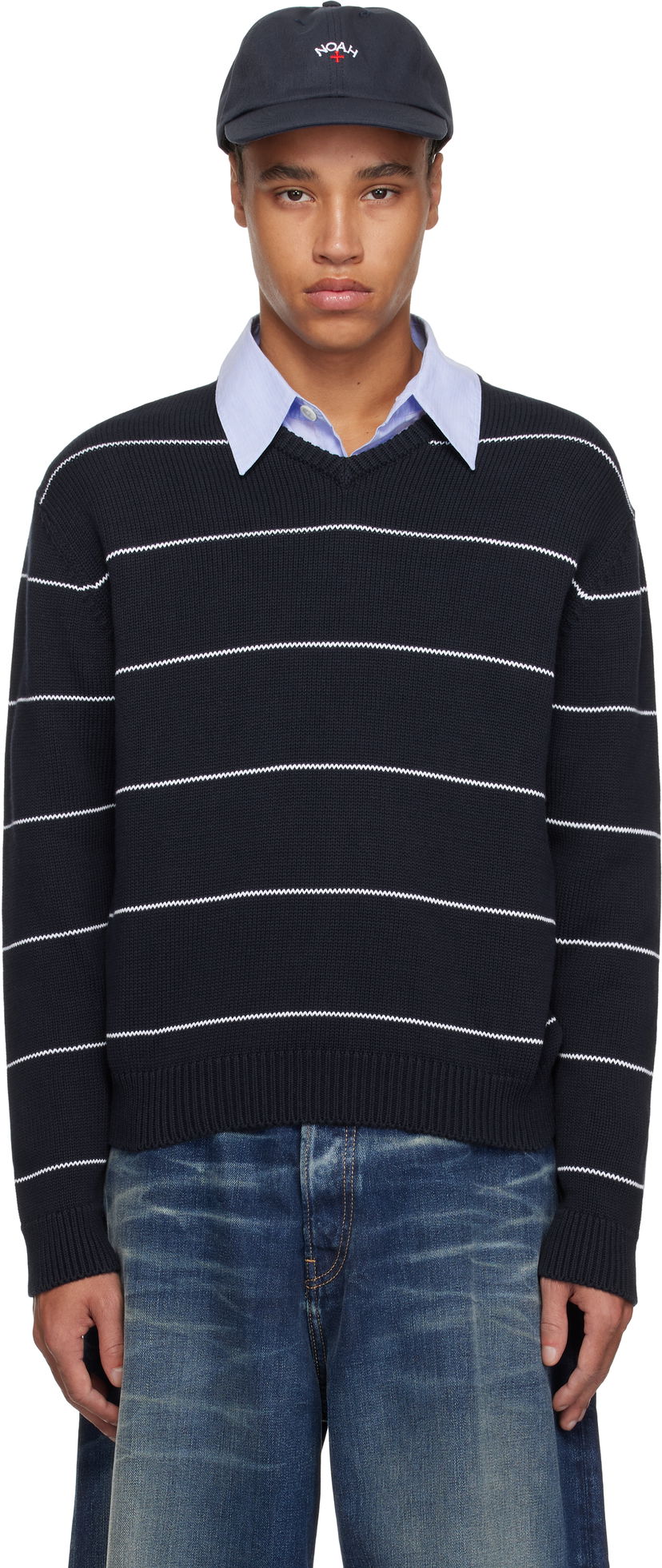 Sweater Noah Noah Striped V-Neck Sweater Mørkeblå | SW096SS25NVY