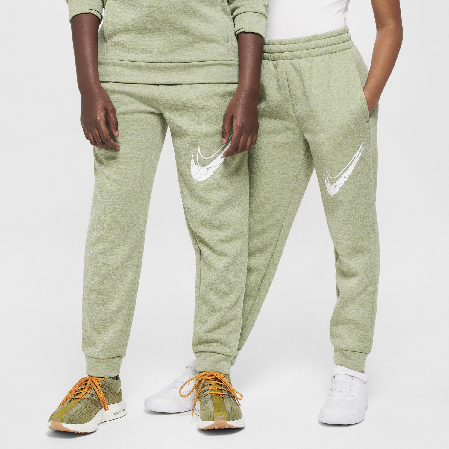 Joggingbukser Nike Nike Therma-FIT Multi Stain Repel Older Kids' Pants Grøn | HF4418-386, 1