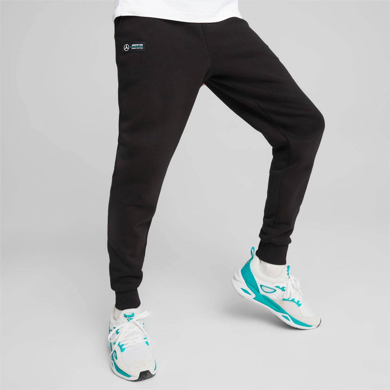 Joggingbukser Puma Mercedes AMG Petronas Motorsport F1 Essentials Fleece Pants Sort | 537314_01, 0