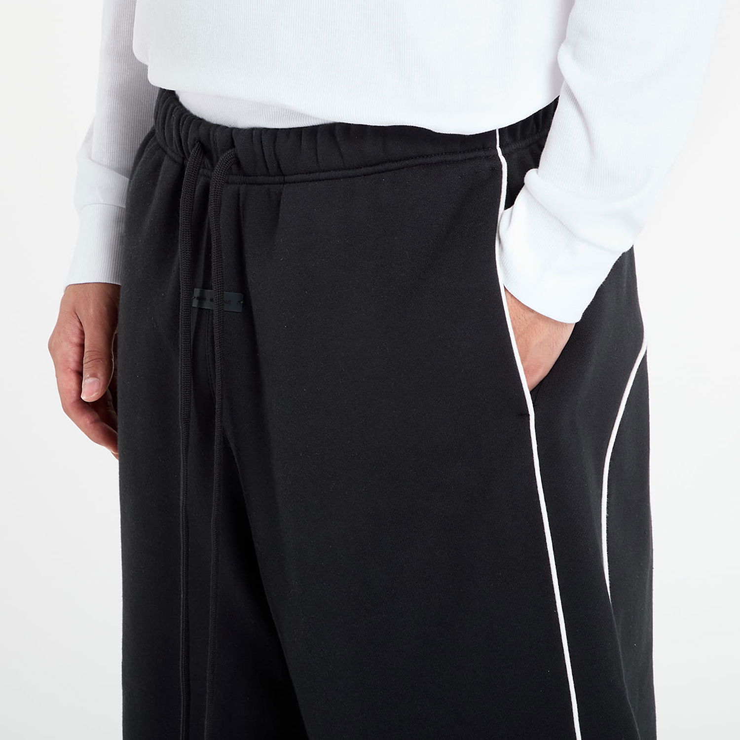 Shorts Fear of God Fear of God Essentials Relaxed Sweatshorts With Piping Sort | 160SP254550F-378, 1