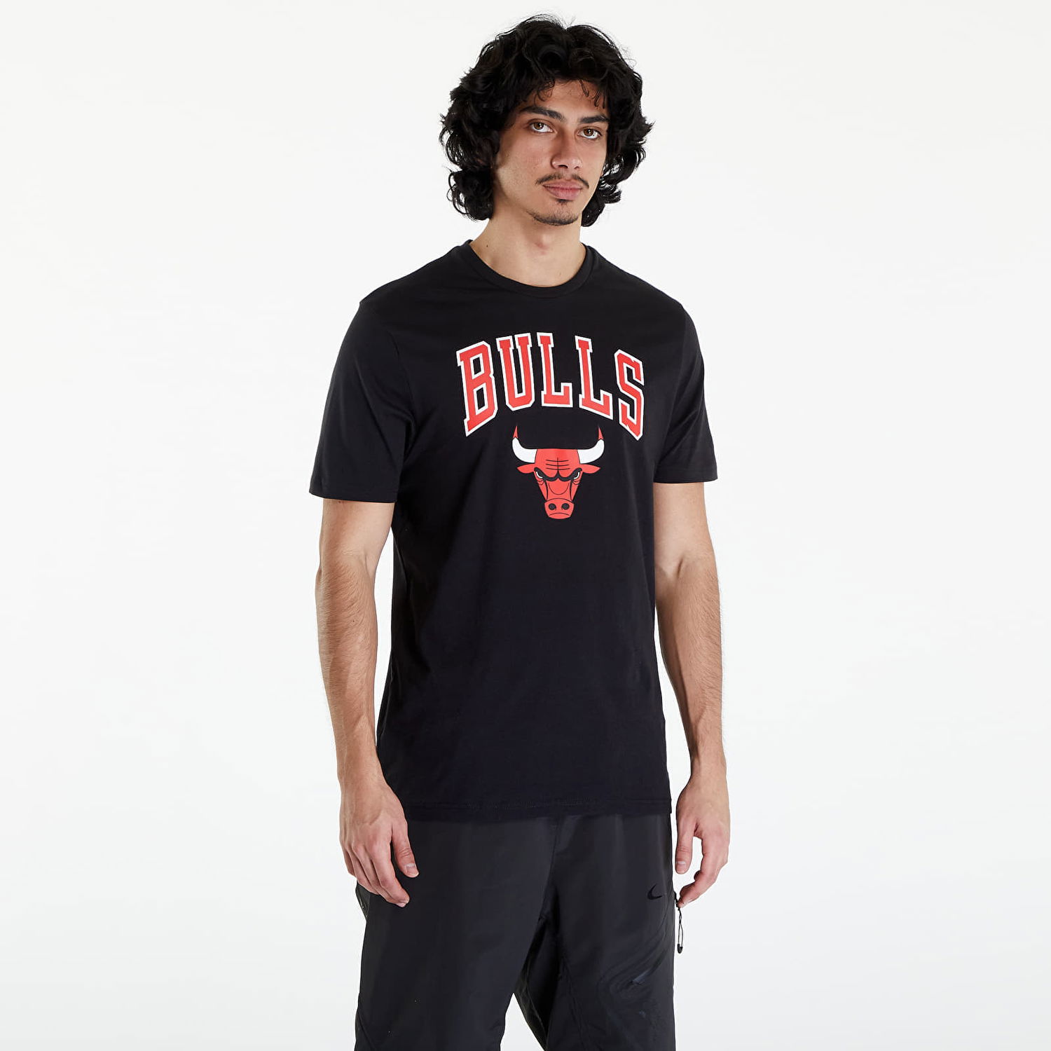 T-shirt New Era NOS NBA Regular Tee Chicago Bulls UNISEX Black/ Front Door Red Sort | 60416749, 0