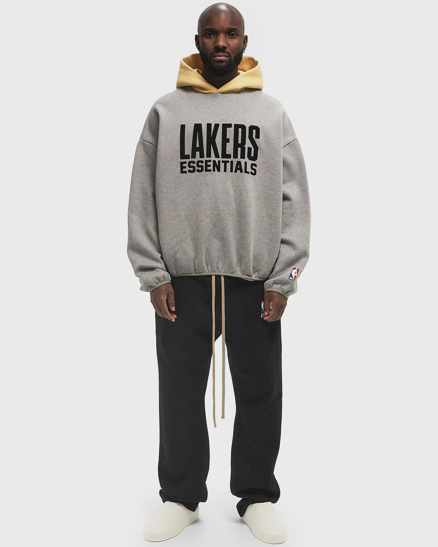 Sweatshirt Fear of God Fear of God Essentials Los Angeles Lakers Pull Over Hoodie Grå | 192AL246305F, 1