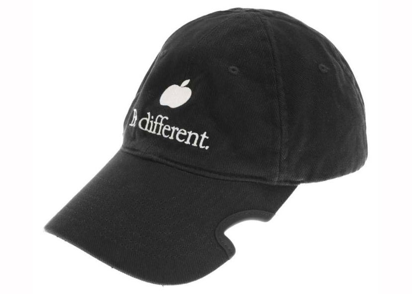 Kasket Balenciaga Be Different Apple Baseball Cap Black Sort | 713931410B21077