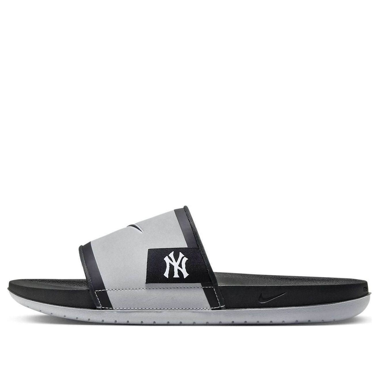 Sneakers og sko Nike MLB x Offcourt New York Yankees Slides Grå | FN4487-001, 0